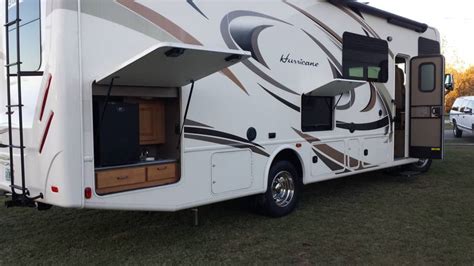 2017 Thor Motor Coach Hurricane 29m Class A Gas Rv For Sale By Owner