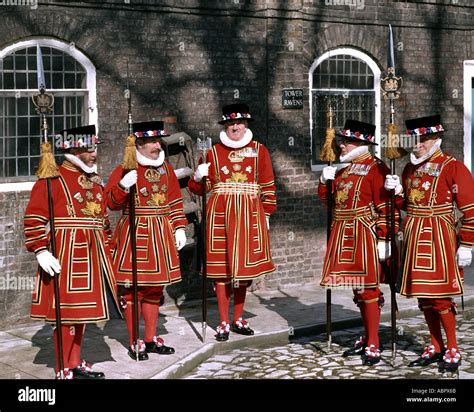 Yeoman Warders High Resolution Stock Photography And Images Alamy