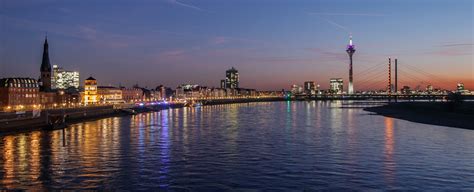 Einfach gefällt mir klicken und. Panorama Düsseldorf Foto & Bild | architektur ...