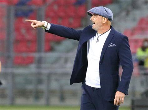 A tribute to the city: Bologna Calcio, sfida con la Lazio, Sinisa Mihajlovic ...