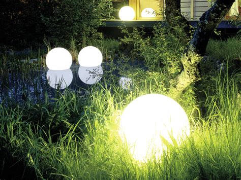 Mood lighting is the ability to create an atmosphere within an area using lighting. Gartenleuchten - Planungswelten