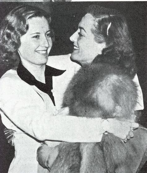 Good Friends Barbara Stanwyck And Joan Crawford Barbara Stanwyck Joan Crawford Classic Hollywood