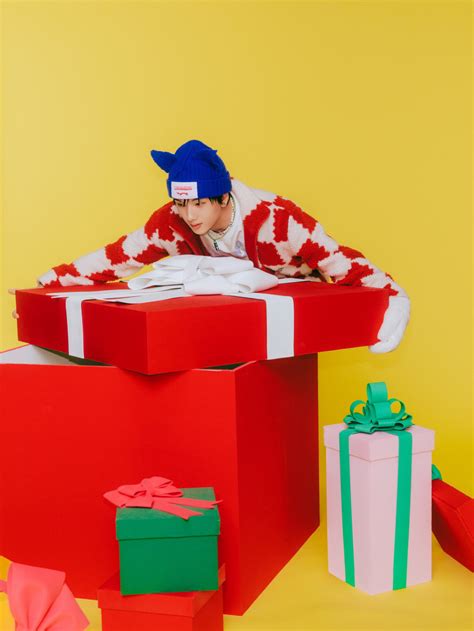 Nct Dream S Jisung Gathers Up Winter Gifts In New Teaser Images For Candy Allkpop