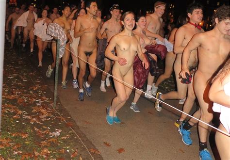 La course nue des étudiants de l université Tufts de Boston USA