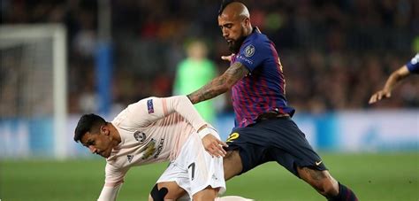 Y en este cruce, el técnico ernesto valverde volvió a apostar por arturo vidal, quien se afianzó como el futbolista chileno con más duelos en el certamen continental. Arturo Vidal frente a Alexis Sánchez: la suerte de los ...