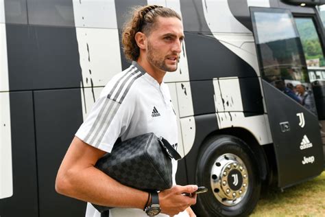 manchester united reach agreement to sign juventus star adrien rabiot