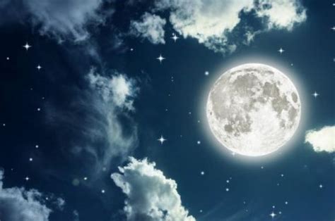 Merupakan fenomena saat keseluruhan penampang bulan yang tertutup gerhana bulan total merupakan gerhana bulan dimana semua bagian dari bullan akan tertutup oleh bayangan bumi, sehingga bulan akan tampak. Faktor Yang Menyebabkan Terjadinya Gerhana Bulan Adalah ...