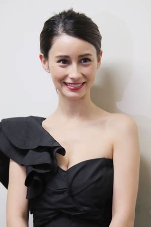 Read the rest of this entry ». ダレノガレ明美、セクシードレスで谷間あらわ! 肉体改造で ...