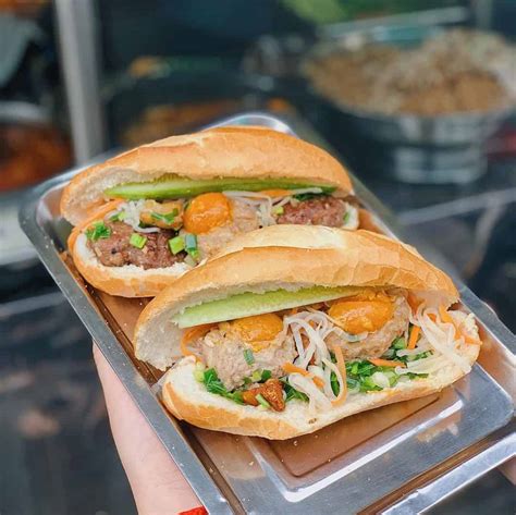 Vậy có ai đã từng thử món bánh mì caramel rang bơ chưa? BÁNH MÌ XÍU MẠI TRỨNG MUỐI SIÊU LẠ | Grab VN