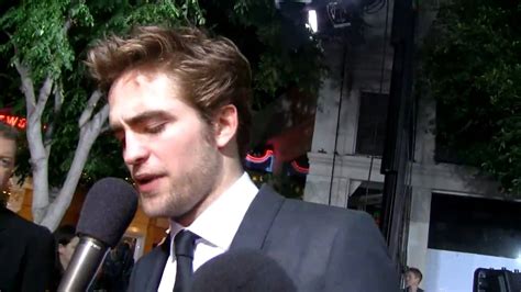 Robert Pattinsons Favorite Type Of Cookie New Moon Premiere Youtube