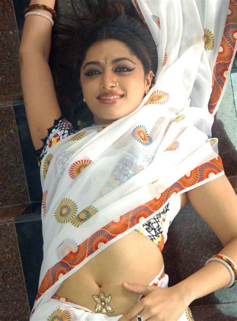 Hot Tamil Girl Mamatha Mohan Das Hot Navel Show In White Saree