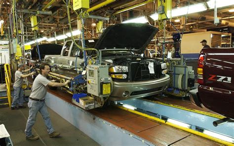Canadian Auto Production Slowed By Increasing Parts Shortages