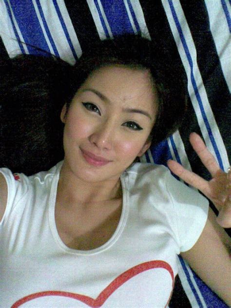 Sensual Pinays Paulene So On Her Bed With Fhm 100 Sexiest 2010