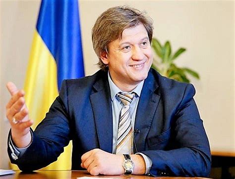 Jun 15, 2021 · соучредитель центра национальной устойчивости и развития александр данилюк дал интервью цензор.нет, в котором рассказал о перспективах развития экономики при президенте владимиру зеленскому. Биография Александр Данилюк