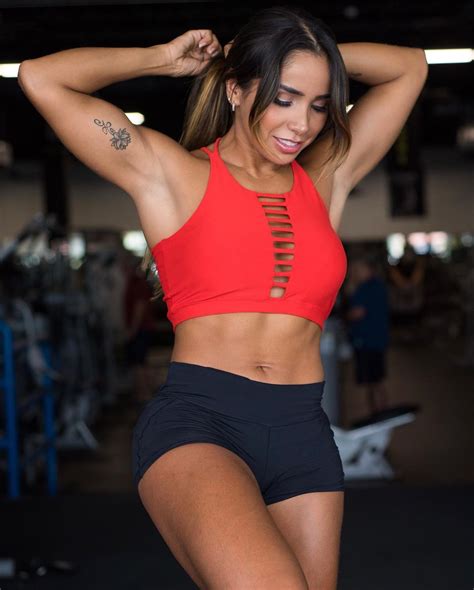 Diana Maux From Colombian Fitness Coach To Instagram Sensation