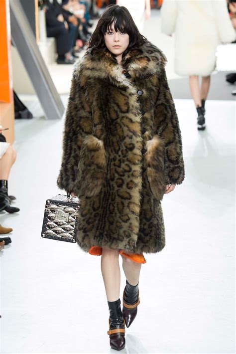 louis vuitton fall 2015 ready to wear collection vogue