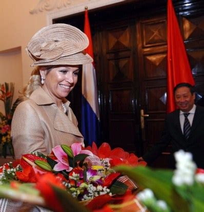 Organising or participating in raids will get you a. Willem-Alexander et Maxima des Pays-Bas au Vietnam ...