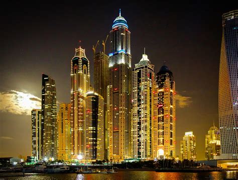 A City Of Gold Dubai Marina At Night Joe Flickr