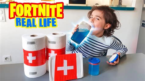fortnite in real life les objets de fortnite dans la vraie vie démo jouets youtube