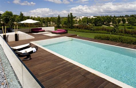 Rectangle Pool Designs That Will Give You Awesome Swimming Experiences