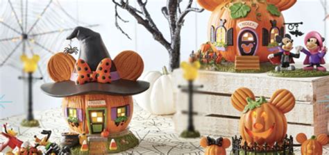 Disneys Mickey Pumpkintown Halloween Village Set