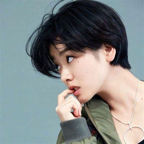 Korean short hair short hair with bangs curly hair cuts curly hair styles short bob hairstyles 23 beautiful photograph of korean perm short hairstyle | encouraged for you to my blog, in this period i will demonstrate regarding korean perm short hairstyle. 53+ Korean Pixie Haircut 2019