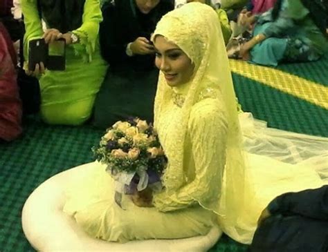 Gambar Majlis Perkahwinan Aisyah Zainal Bekas Tunang Ally Iskandar