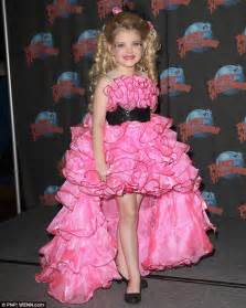 Toddlers And Tiaras Star Eden Wood 7 Appears Unable To Focus During