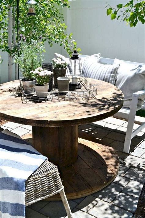 Adorable Backyard Table Ideas To Improve Your Backyard Seemhome