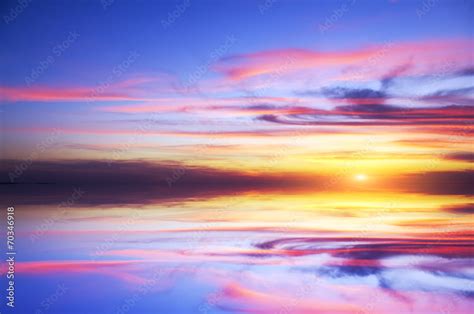 Mystic Sunset On The Sea Stock 写真 Adobe Stock