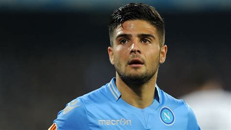 Evita un bambino perché tifoso della juventus. Serie A: Napoli forward Lorenzo Insigne vows to return ...