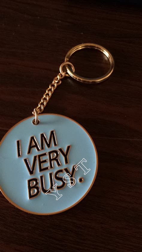 Custom Letter I Am Very Busy Circle Keychain New Fashion Gold Lapel