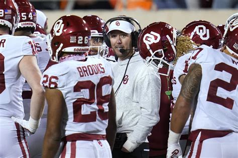 Usc Hires Coach Lincoln Riley Away From Oklahoma Ap News