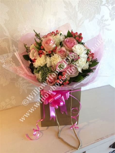 You can choose from our variety of colorful and splendid flower bouquets for you mom. Mothers day bouquet Mothering sunday 6th March flowers for ...