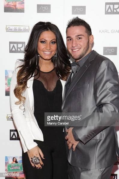 Tracy Dimarco And Fiance Corey Eps Attend The Glamour State225 Nachrichtenfoto Getty Images