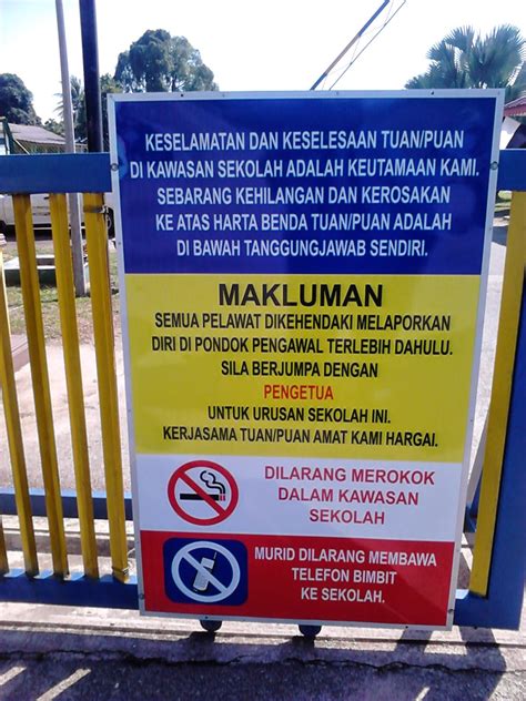 Do not wnter without permission is jangan masuk tanpa kebenaran. 4K SMA ROMPIN: CIRI-CIRI KESELAMATAN SEKITAR SEKOLAH