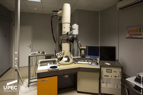 Microscopie électronique En Transmission Met Haute Résolution Icmpe