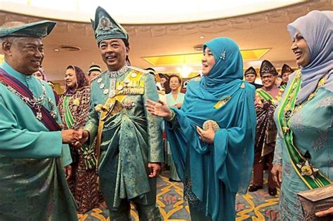 Tengku meriam, tengku puteri seri lela wangsa mohamad toufic ozeir. Tengku Mahkota Pahang Titah Gambar Isteri Tidak Menutup ...