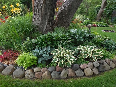 10 Shady Front Yard Landscaping Ideas