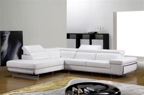Ce somptueux canapé d'angle côté gauche en cuir de haute qualité transformera votre salon en un espace de vie convivial et confortable. Canapé d'angle en cuir italien 5/6 places guci, blanc ...