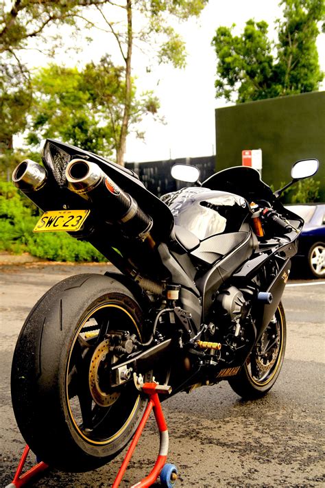 If you would like to get a quote on a new 2008 yamaha yzf r1 use our build your own tool, or compare this bike to other sport motorcycles.to view more specifications, visit our detailed specifications. Yamaha R1 2008 | R1 2008