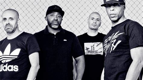 Akhenaton avait aussi publié sur les réseaux sociaux une vidéo insistant sur son opposition au pass sanitaire et à la akhenaton a créé un label musical, une maison d'édition et produit plusieurs artistes. IAM: «Nous ne sommes pas les sages du rap»