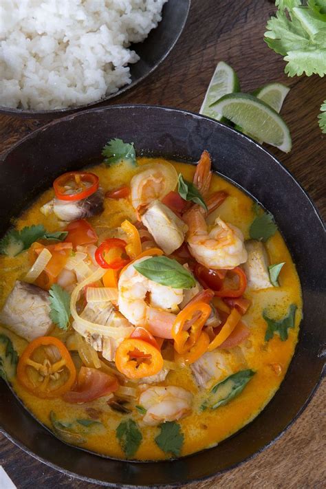 Stew kuche is a widely famous hawker stall in singapore, known for their signature pork knuckle meals! Moqueca (Brazilian Fish Stew) | Moqueca recipe, Stew ...