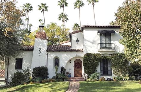 Key Features Of The Spanish Mission Architectural Style Of Home