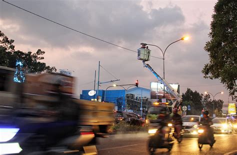 Dishub Kota Bandung Terus Optimalisasi Alat Penerangan Jalan