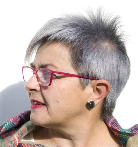 15 Best Pixie Haircuts For Women Over 60 Hairstylecamp
