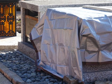 Lisa Marie Presleys Sarkofag Dukkede Op Foran Graceland Mindesm Rket