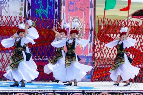 Kyrgyz Dance Borrows From Craft Making Moves Central Asia Tours