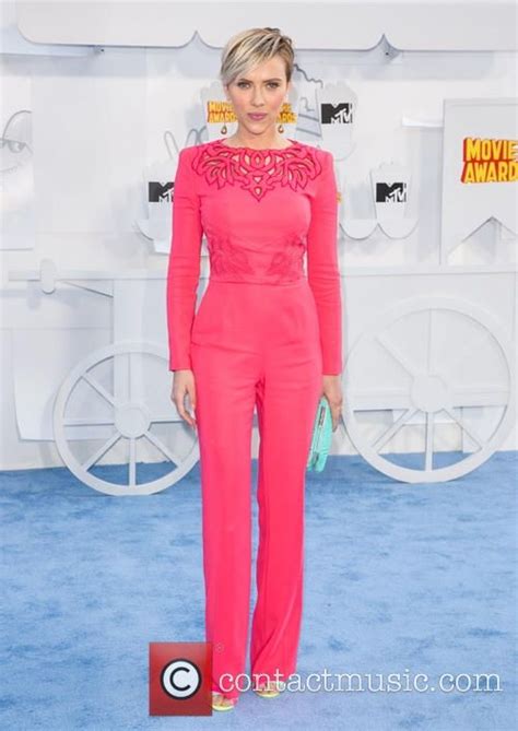 Scarlett Johansson Wore This Pink Zuhair Murad Jumpsuit To The 2015 Mtv