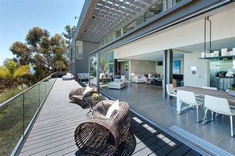Matthew Perry Lists Malibu Home For 12 5M American Luxury